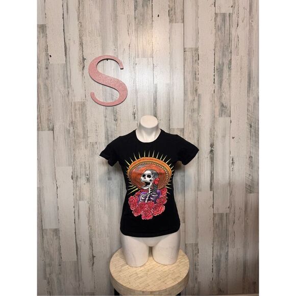 Catrina woman’s tshirt size small - Picture 1 of 5
